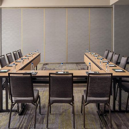 Отель Courtyard By Marriott Richmond Berkeley Экстерьер фото