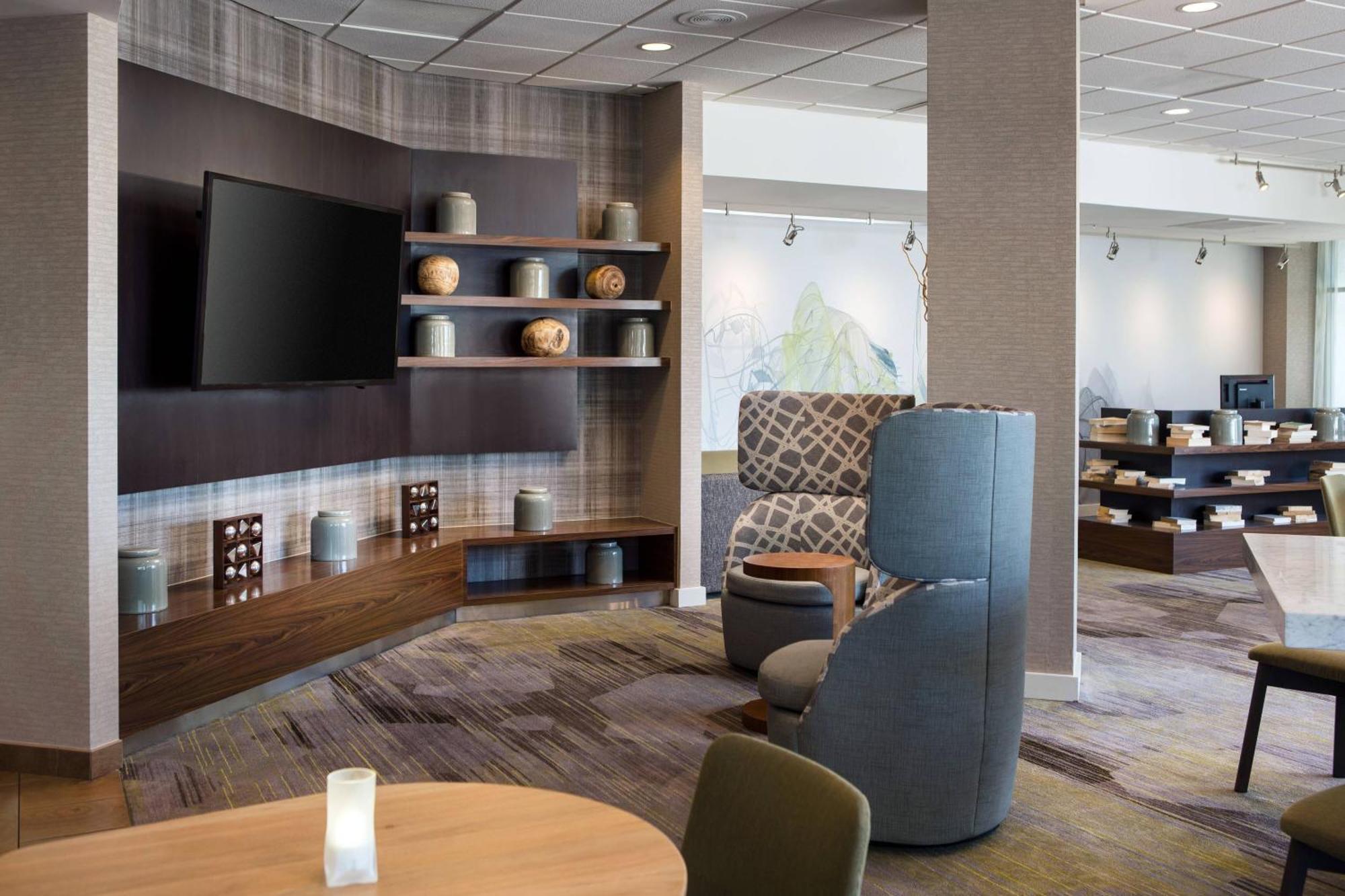 Отель Courtyard By Marriott Richmond Berkeley Экстерьер фото