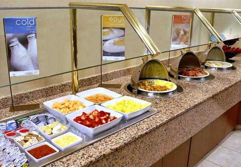 Отель Courtyard By Marriott Richmond Berkeley Ресторан фото