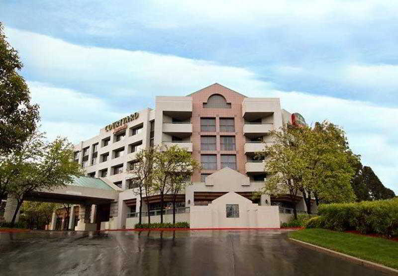 Отель Courtyard By Marriott Richmond Berkeley Экстерьер фото