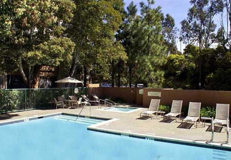 Отель Courtyard By Marriott Richmond Berkeley Экстерьер фото